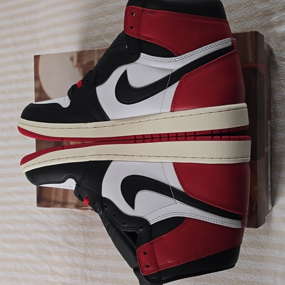 Jordan Air Jordan 1 Retro High OG 'Black Toe Reimagined' Size:10.5 - Picture 9 of 15